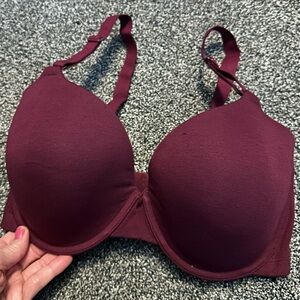 NEW NWOT Fruit of the Loom /Burgundy Underwire Bra. 36DD.
